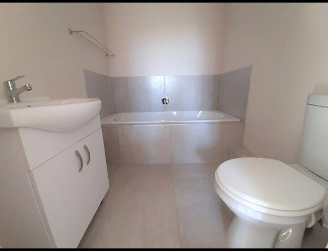 4 BEDROOM DUPLEX RENTED IN PARK HILL